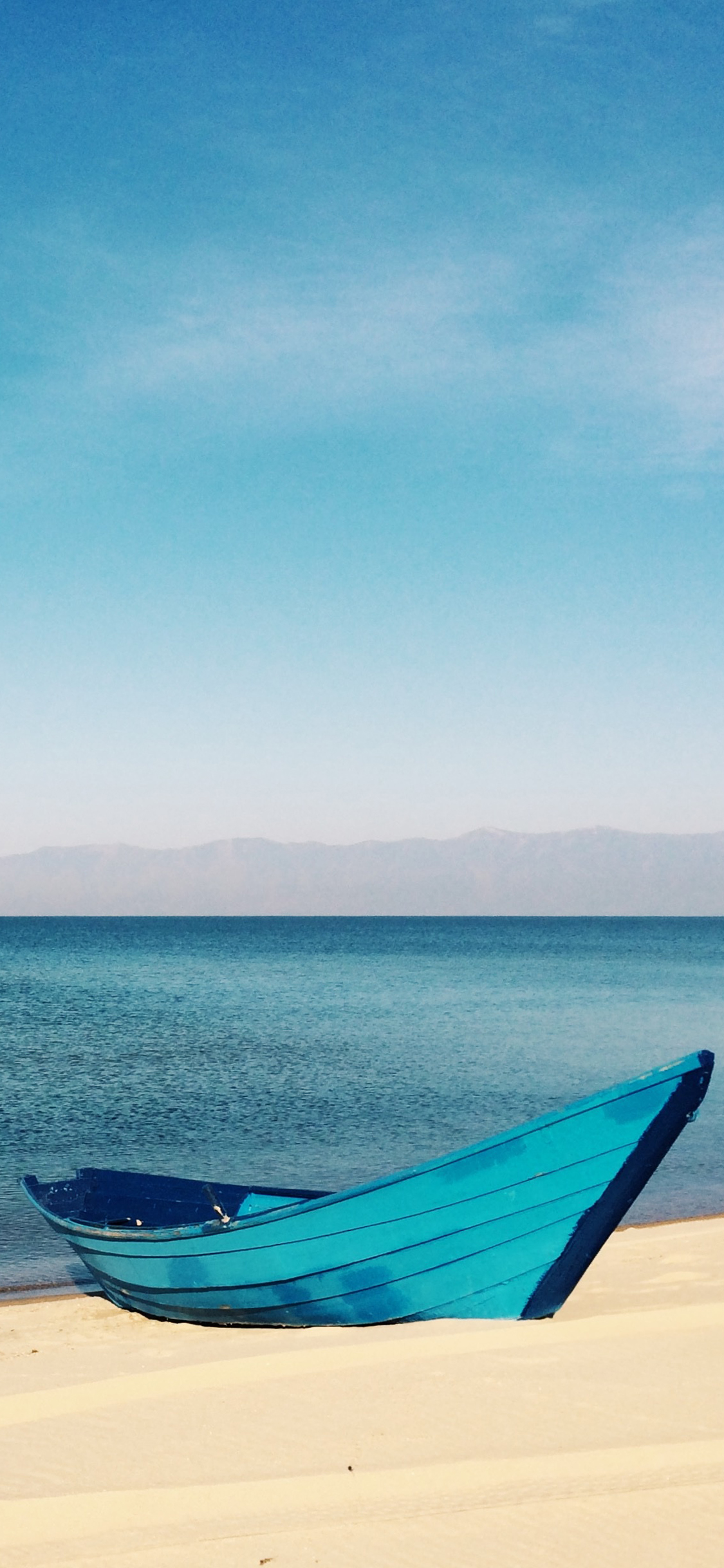 [2436×1125]船 海滩 沙滩 大海 苹果手机壁纸图片