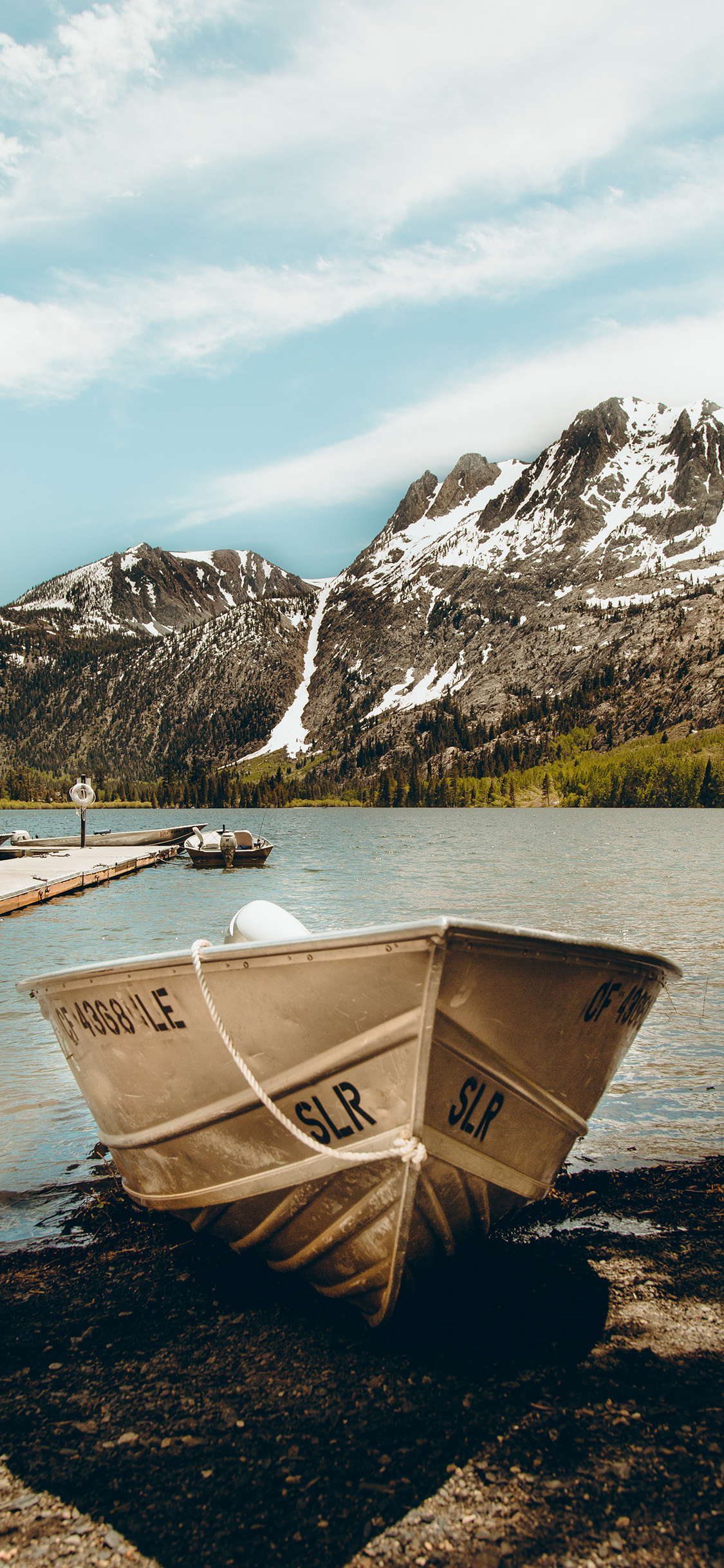 [2436×1125]船只 景观 雪山  湖水 苹果手机壁纸图片