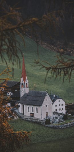 [2436x1125]草坪 建筑 教堂 郊外美景 苹果手机壁纸图片