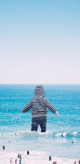 [2436x1125]萌娃 玩乐 童真 艺术设计 蓝天沙滩 梦幻 大海 创意 儿童 天真 苹果手机壁纸图片