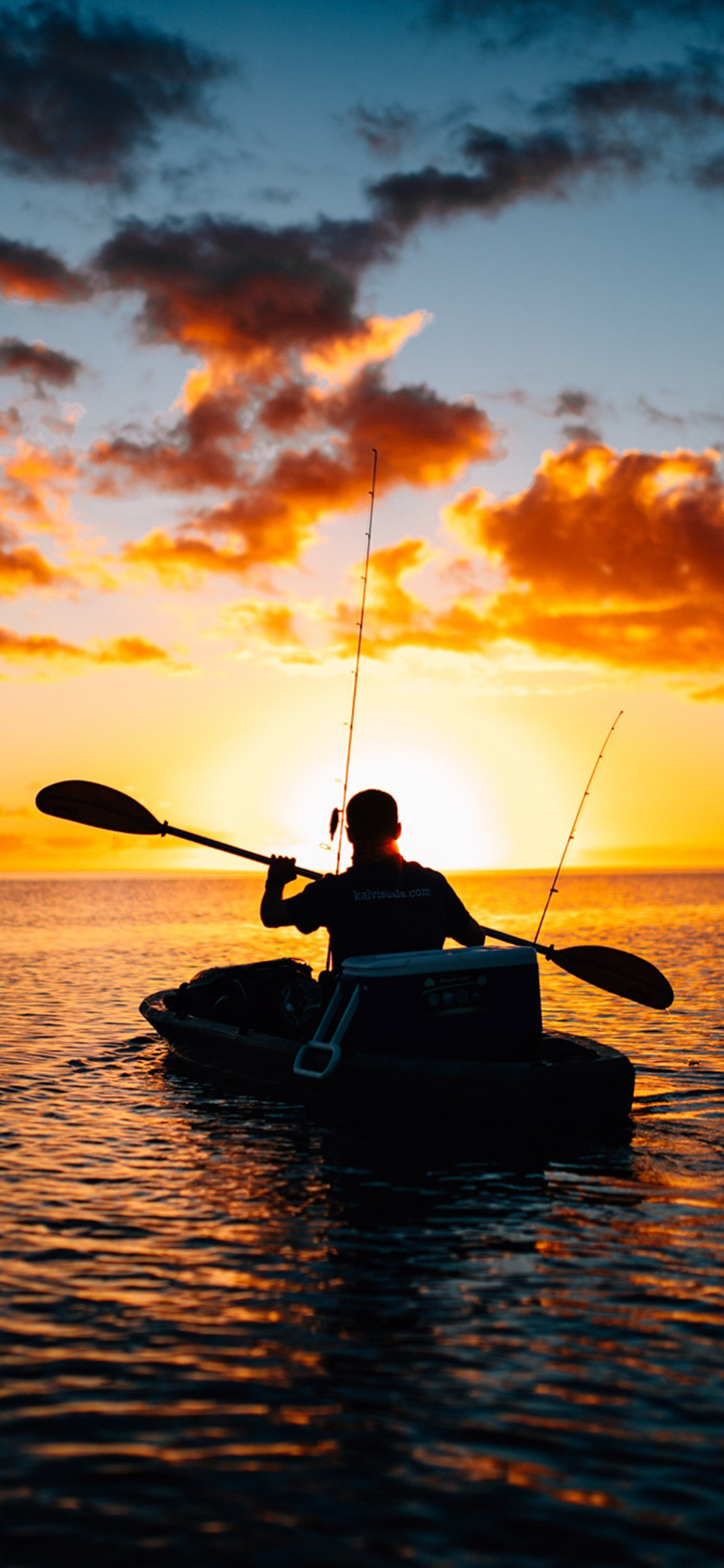 [2436×1125]落日美景 大海 渔民 小船 苹果手机壁纸图片