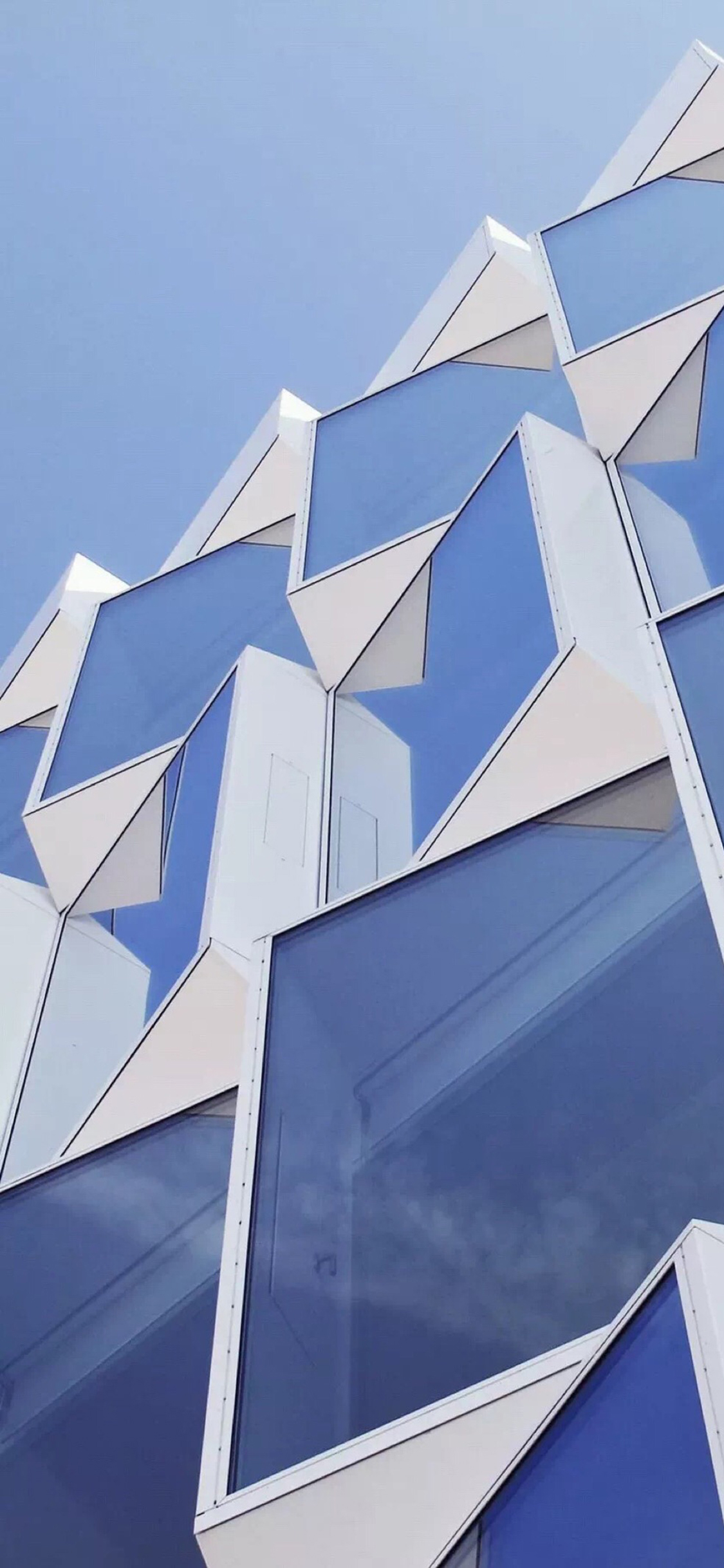 [2436×1125]蓝天 建筑 方体 创意 苹果手机壁纸图片