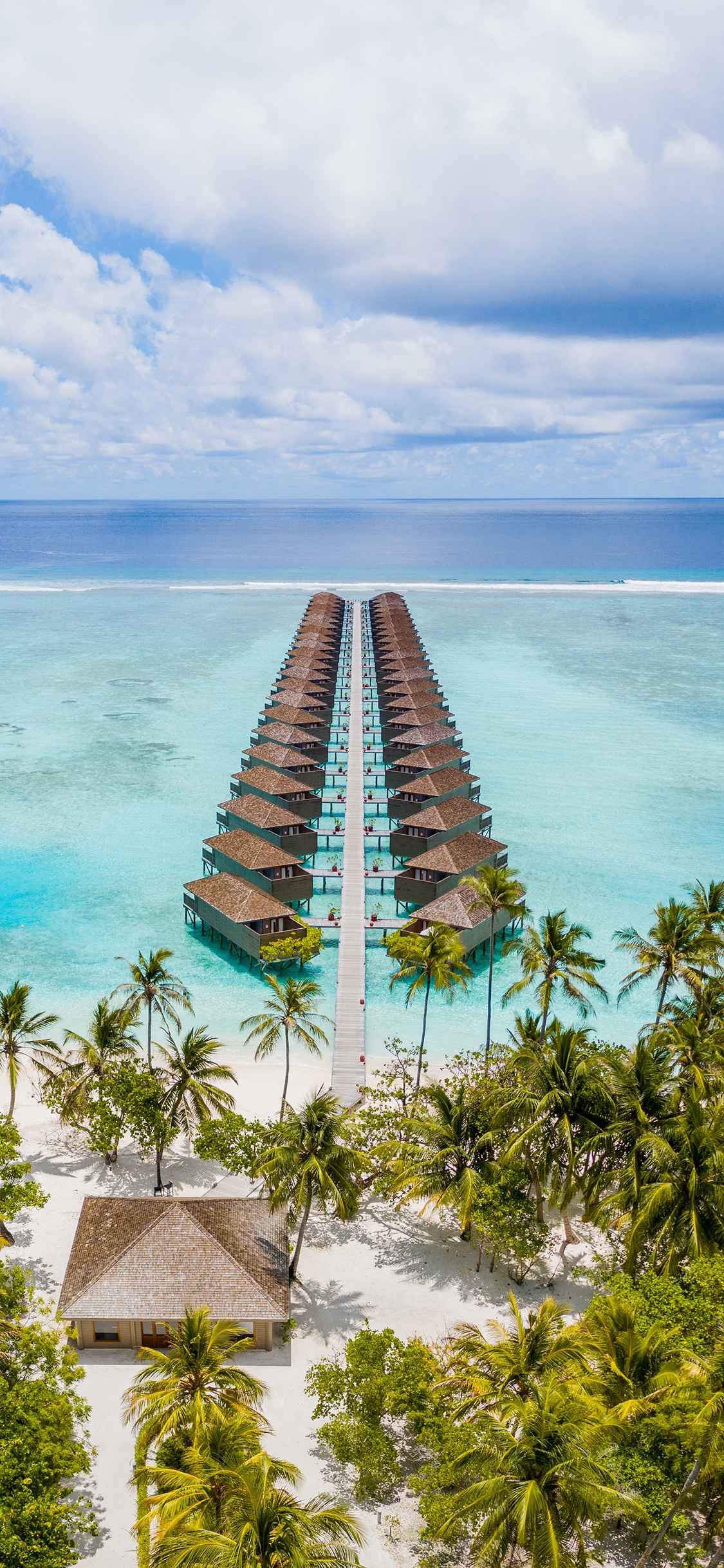 [2436×1125]蓝天 海景 小屋 休闲 苹果手机壁纸图片