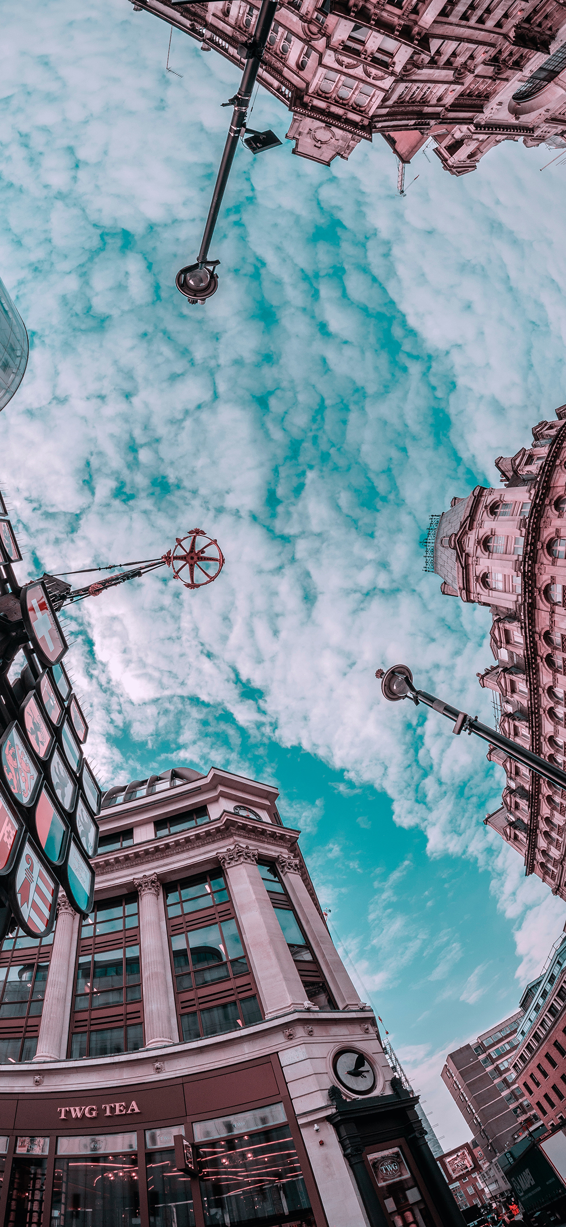 [2436×1125]蓝天白云 城市 建筑 欧式 苹果手机壁纸图片