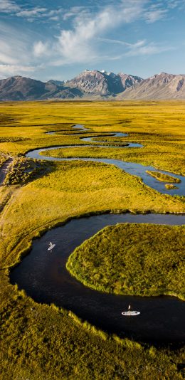 [2436x1125]蓝天白云 山峰 草坪 自然美景 苹果手机壁纸图片