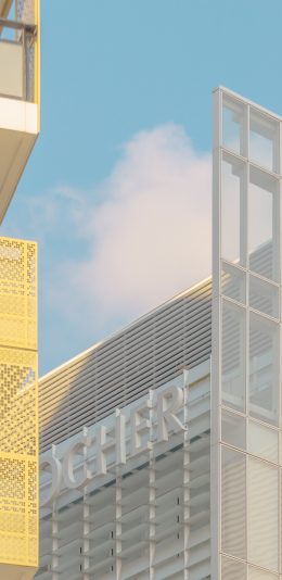 [2436x1125]蓝天白云 建筑 高楼 黄色 苹果手机壁纸图片