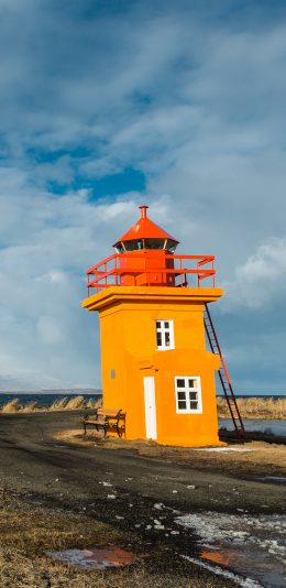 [2436x1125]蓝天白云 建筑 黄色 小楼 苹果手机壁纸图片