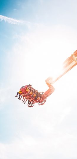 [2436x1125]蓝天白云 游乐园 娱乐设施 苹果手机壁纸图片