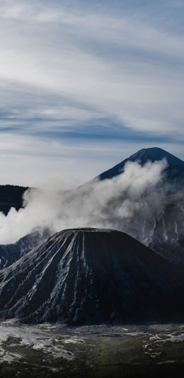 [2436x1125]蓝天白云 火山 烟雾 苹果手机壁纸图片