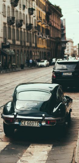 [2436x1125]街道 城市 都市 欧美 马路 复古车 老爷车 苹果手机壁纸图片