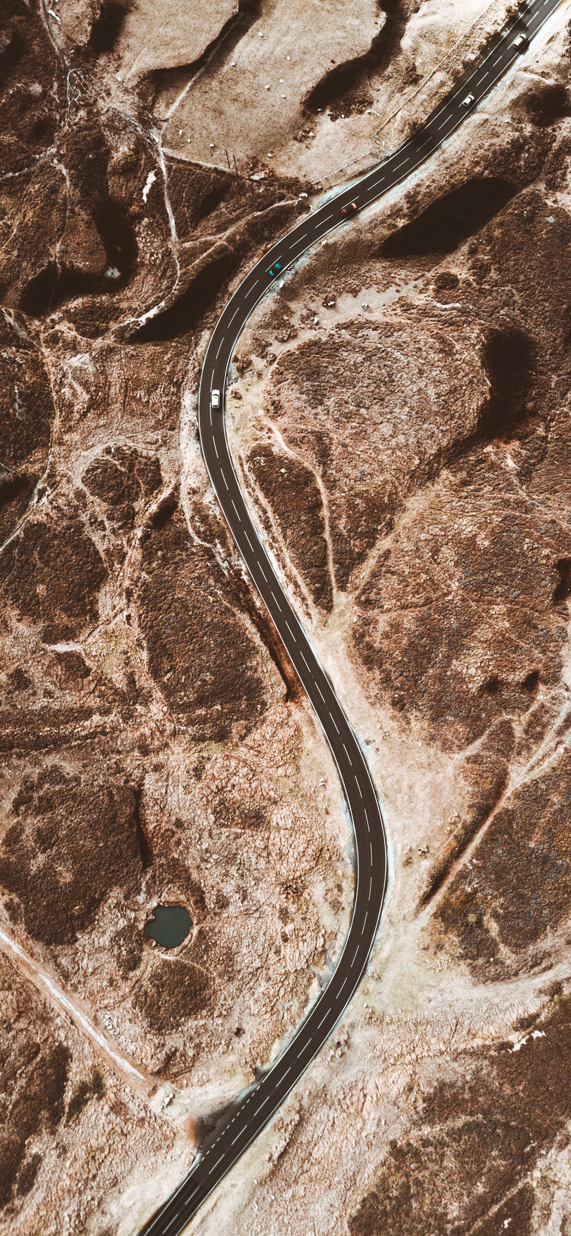 [2436×1125]路 荒漠 曲线 行驶 苹果手机壁纸图片