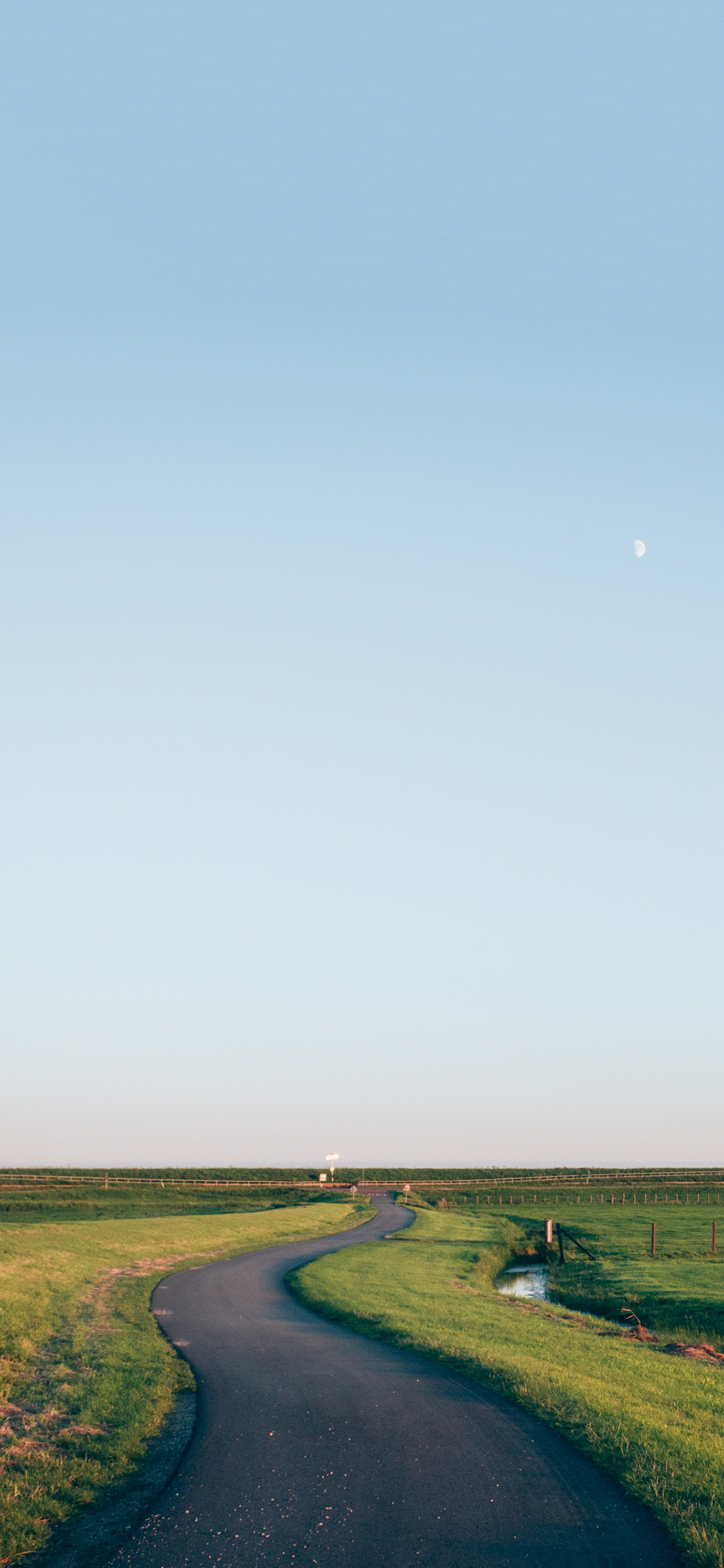 [2436×1125]路 蜿蜒 弯曲 草原 苹果手机壁纸图片