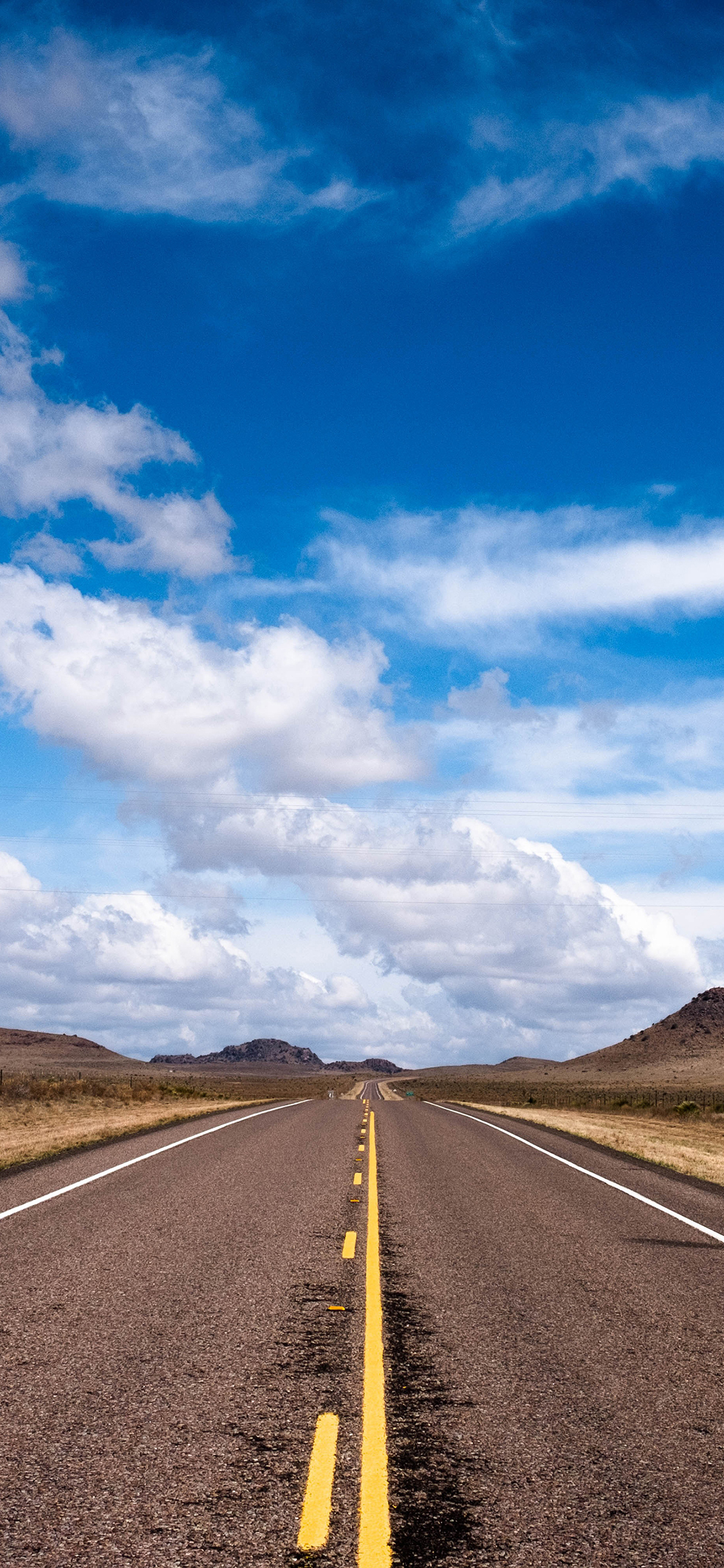 [2436×1125]路 马路 蓝天白云 方向 苹果手机壁纸图片