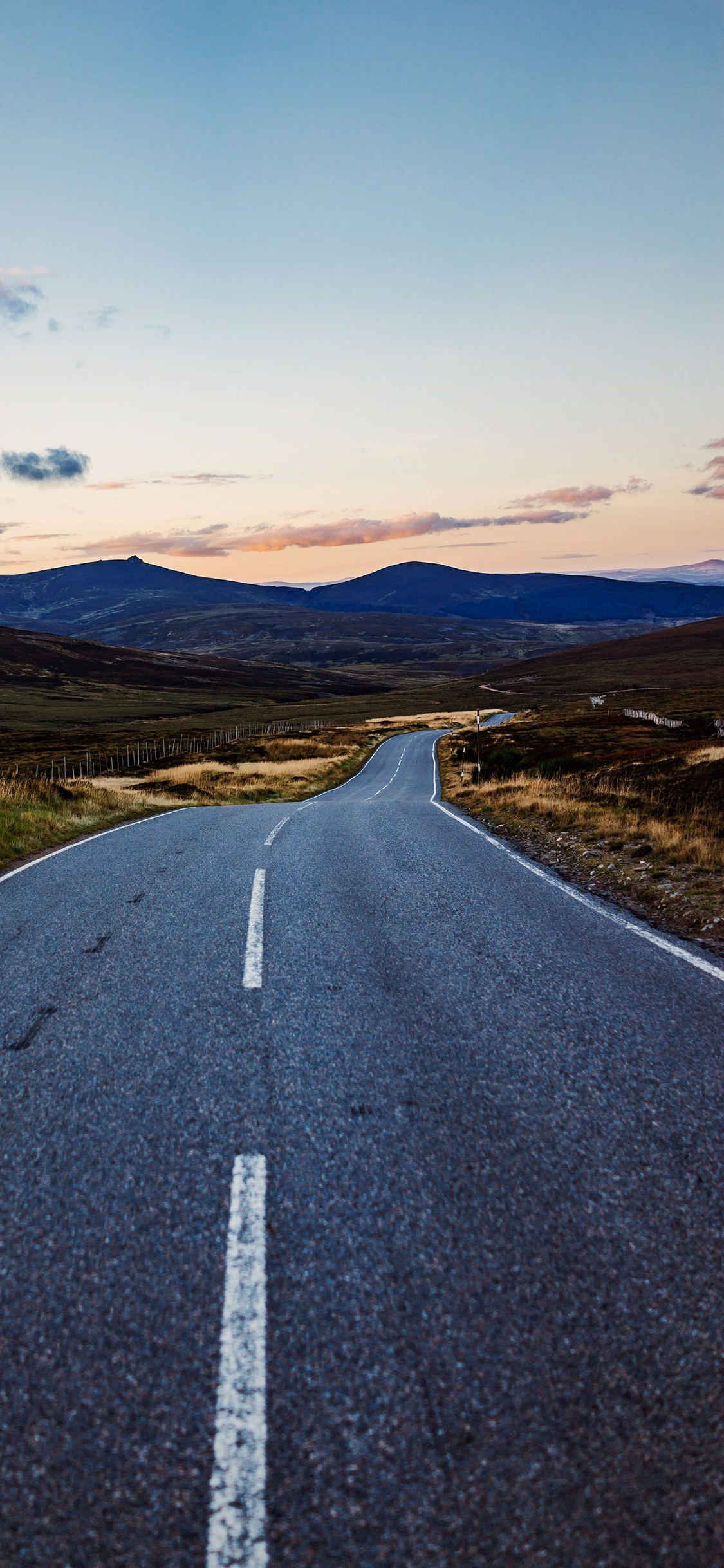 [2436×1125]道路 方向 山 旅途 苹果手机壁纸图片