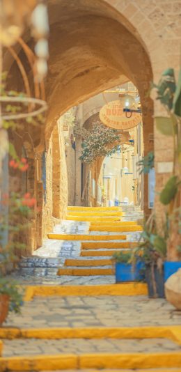 [2436x1125]道路 阶梯 异国风情 小镇 拱门 苹果手机壁纸图片