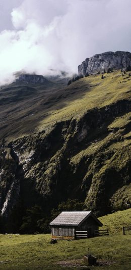 [2436x1125]郊外 山峰 植被 小木屋 苹果手机壁纸图片