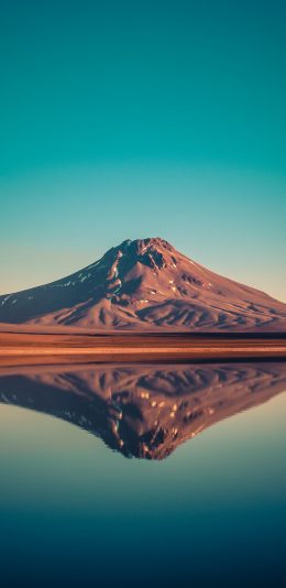 [2436x1125]郊外 山峰 沙漠 湖泊 倒映 苹果手机壁纸图片
