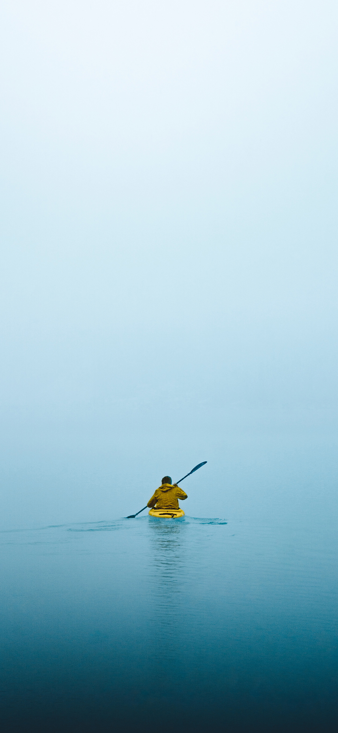 [2436×1125]郊外 湖泊 小艇 背影 苹果手机壁纸图片