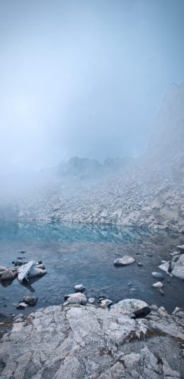 [2436x1125]郊外 湖泊 石块 自然 苹果手机壁纸图片