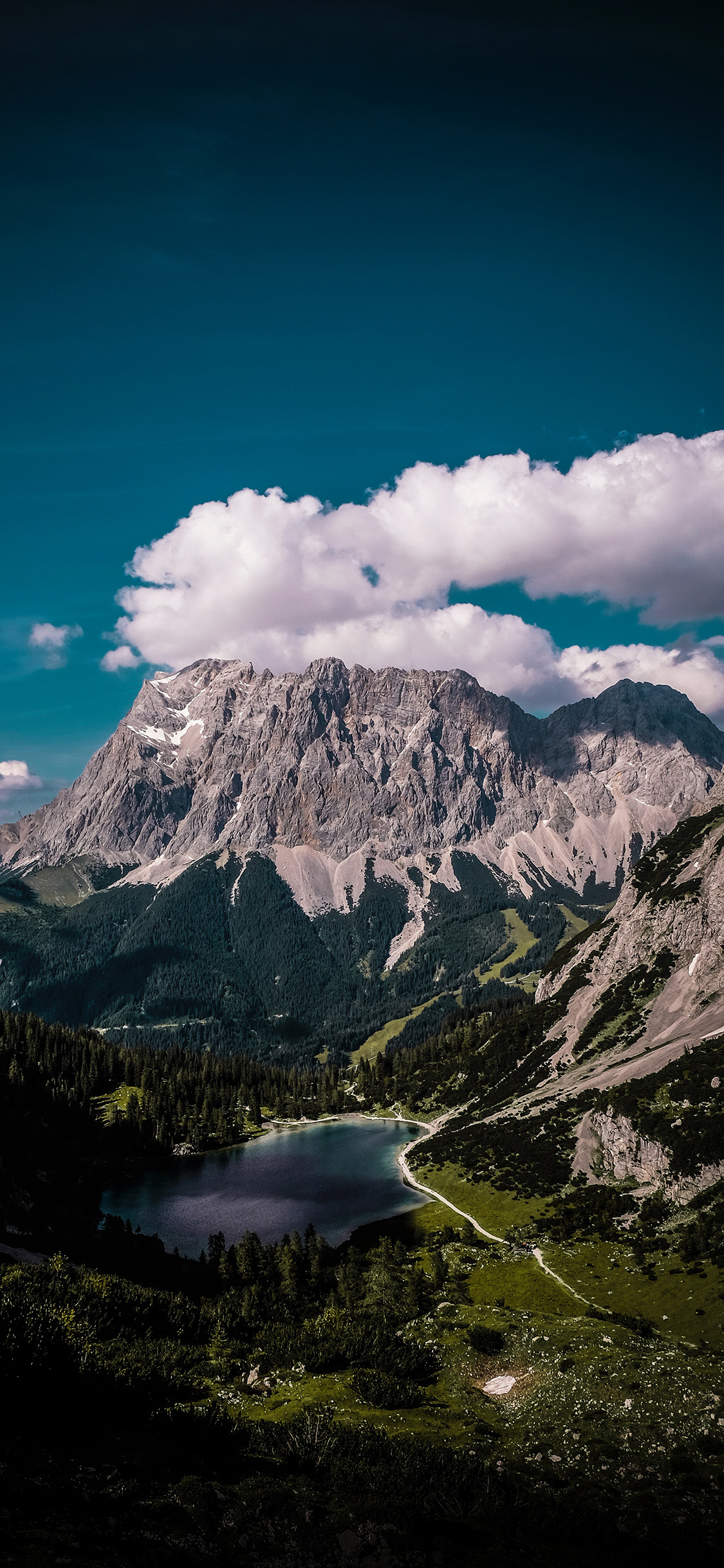 [2436×1125]郊外 自然 云层 山峰 苹果手机壁纸图片