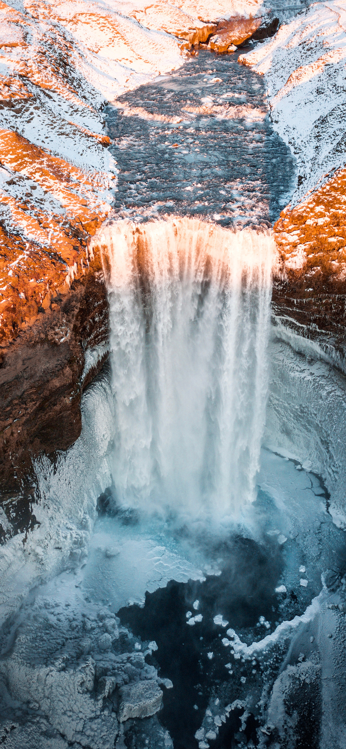 [2436×1125]郊外 自然 山 瀑布 苹果手机壁纸图片