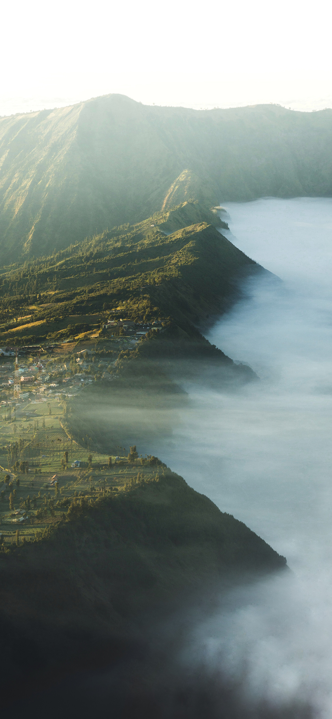 [2436×1125]郊外 自然 山峰 云雾 苹果手机壁纸图片
