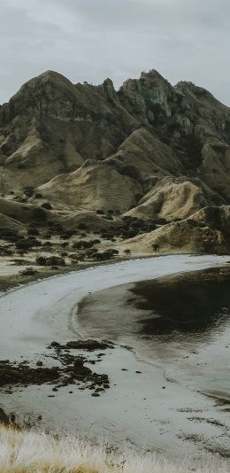 [2436x1125]郊外 自然 山峰 河流 美景 苹果手机壁纸图片