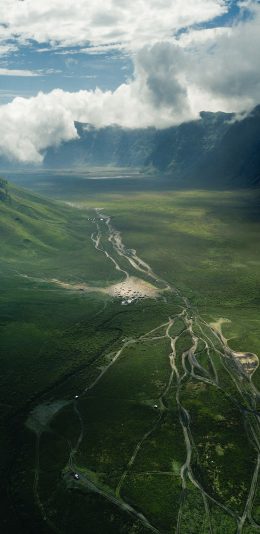 [2436x1125]郊外 自然 山峰 蓝天白云 美景 苹果手机壁纸图片