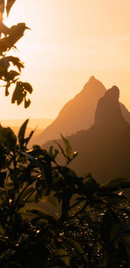 [2436x1125]郊外 自然 山峰 阳光 苹果手机壁纸图片