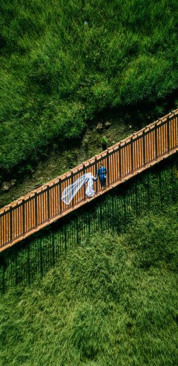 [2436x1125]郊外 航拍 婚纱照 自然美景 苹果手机壁纸图片