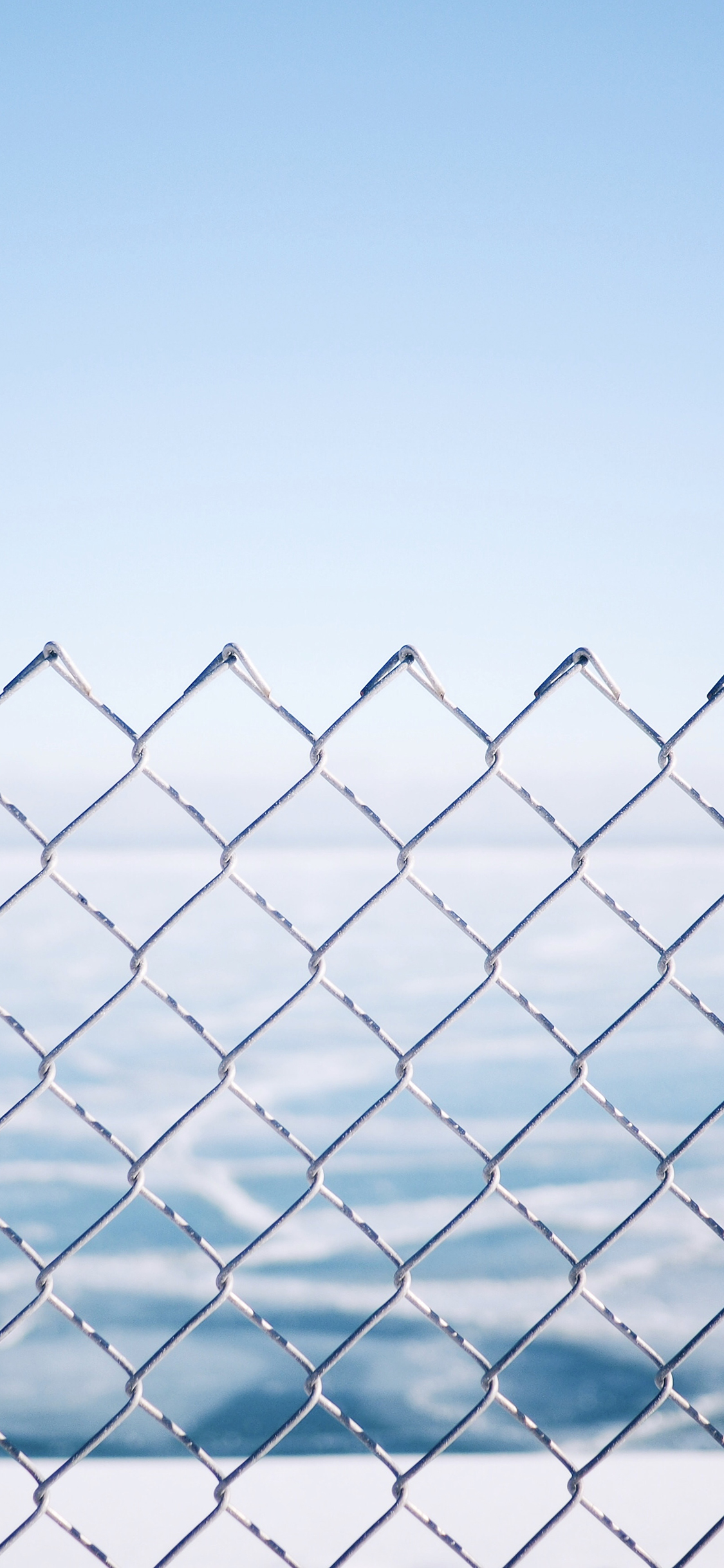 [2436×1125]铁丝网 蓝色 渐变 苹果手机壁纸图片