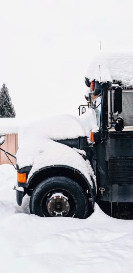 [2436x1125]雪地 汽车 白雪 覆盖 苹果手机壁纸图片