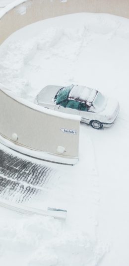 [2436x1125]雪季 雪地 轿车 停车场 苹果手机壁纸图片