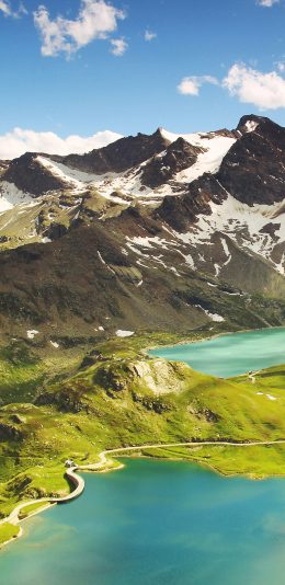 [2436x1125]雪山 湖泊 大自然 蓝天白云 草坪 苹果手机壁纸图片