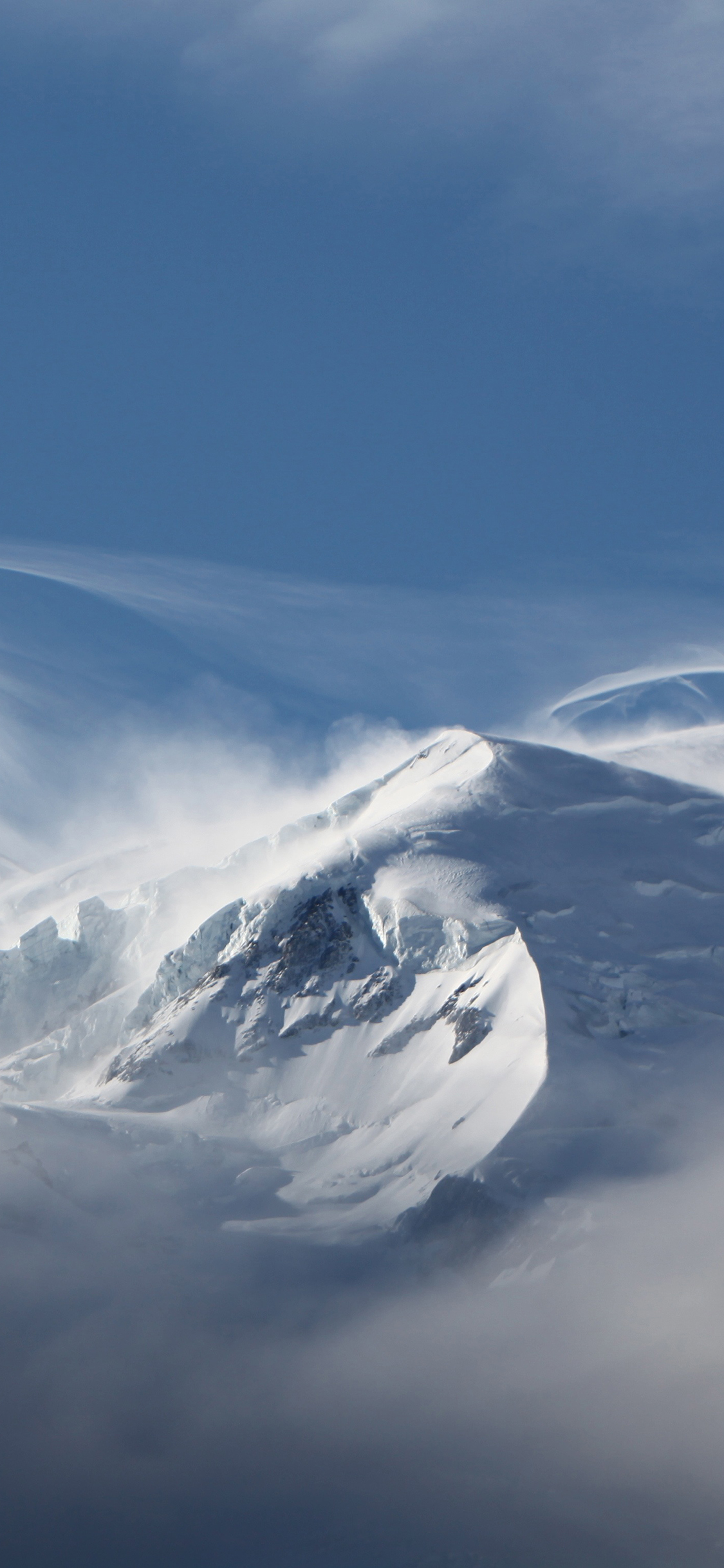 [2436×1125]雪山 风 山顶 寒冷 云雾 苹果手机壁纸图片