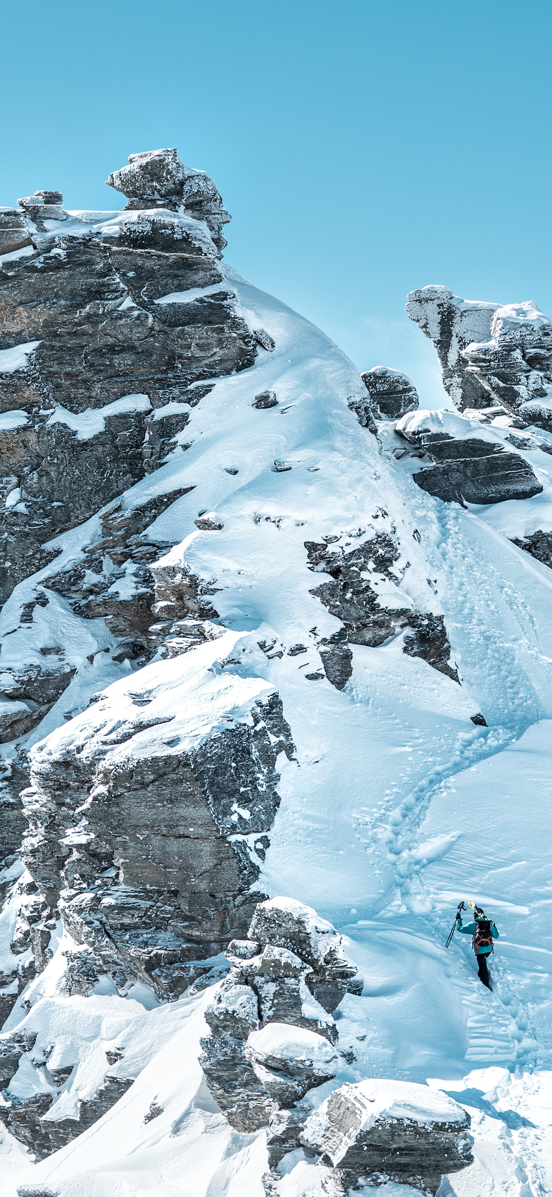 [2436×1125]雪峰 雪山 雪顶 蓝天 苹果手机壁纸图片