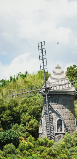 [2436x1125]风车 建筑 户外 树林 苹果手机壁纸图片