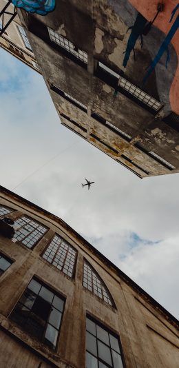 [2436x1125]飞机 楼房 建筑 飞行 航空 苹果手机壁纸图片