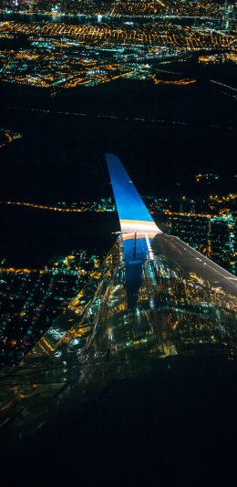 [2436x1125]飞机 飞行 城市 夜景 灯光 苹果手机壁纸图片
