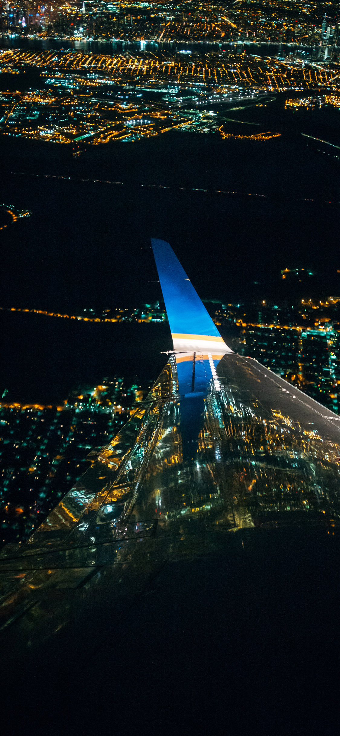 [2436×1125]飞机 飞行 城市 夜景 灯光 苹果手机壁纸图片