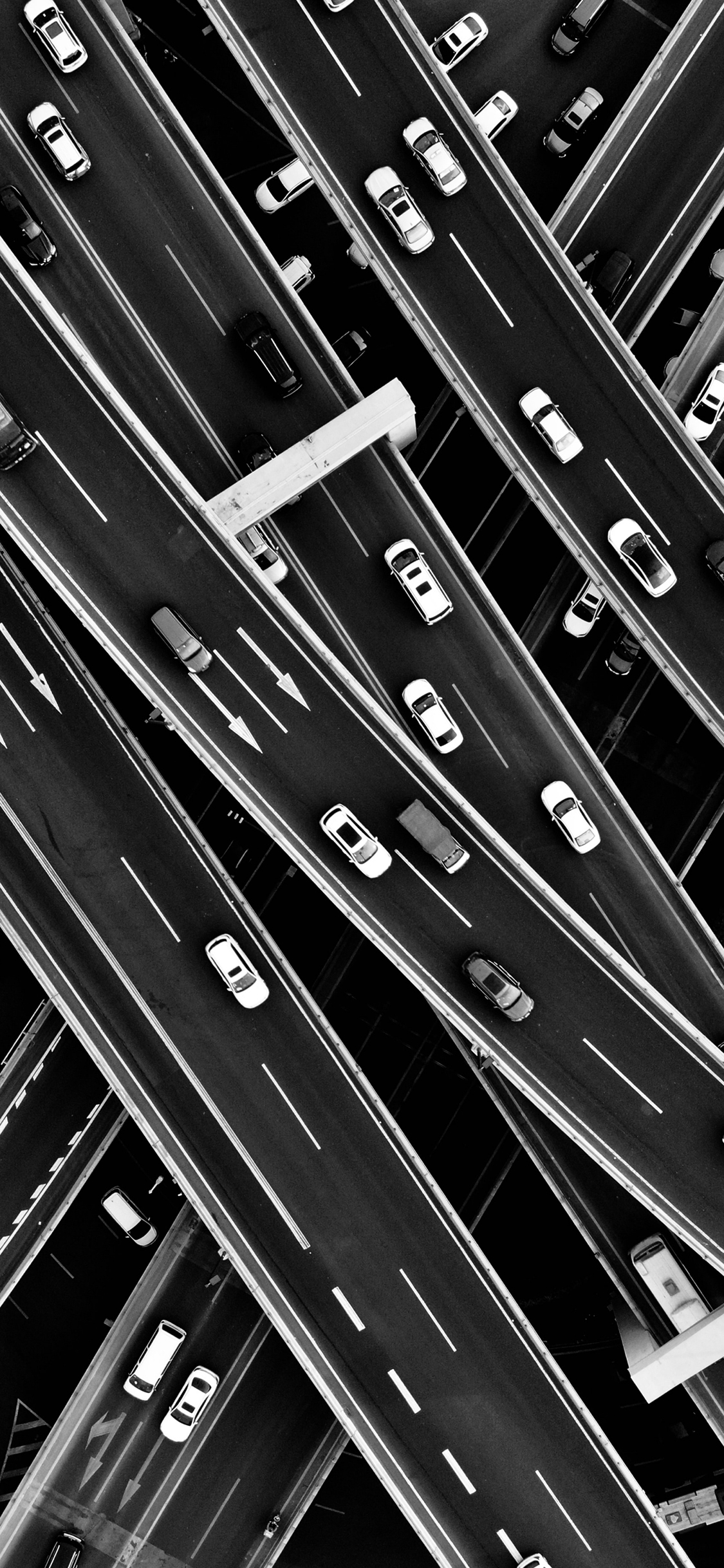 [2436×1125]马路 车辆 行驶 黑白 公路 道路 苹果手机壁纸图片