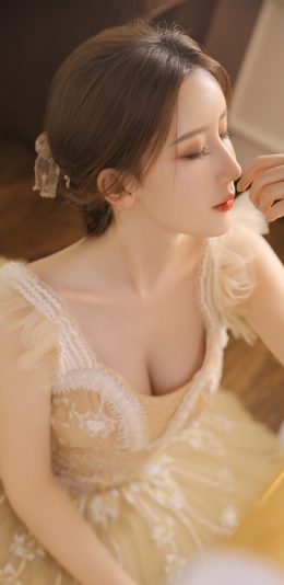 芭蕾舞美女 盘发 美胸 乳沟 侧脸唯美手机壁纸