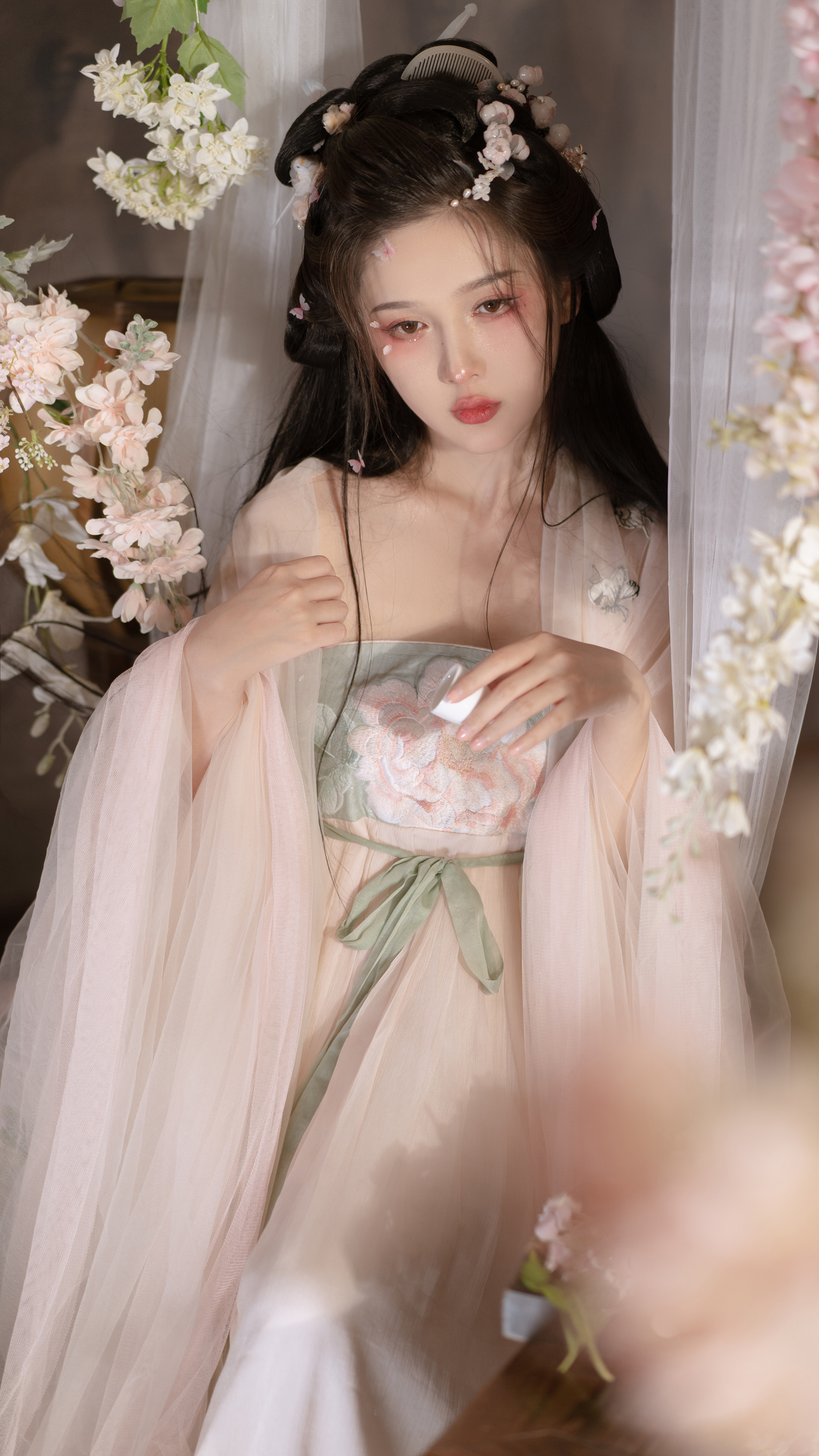 唯美汉服美女4k高清全面屏手机壁纸2160×3840