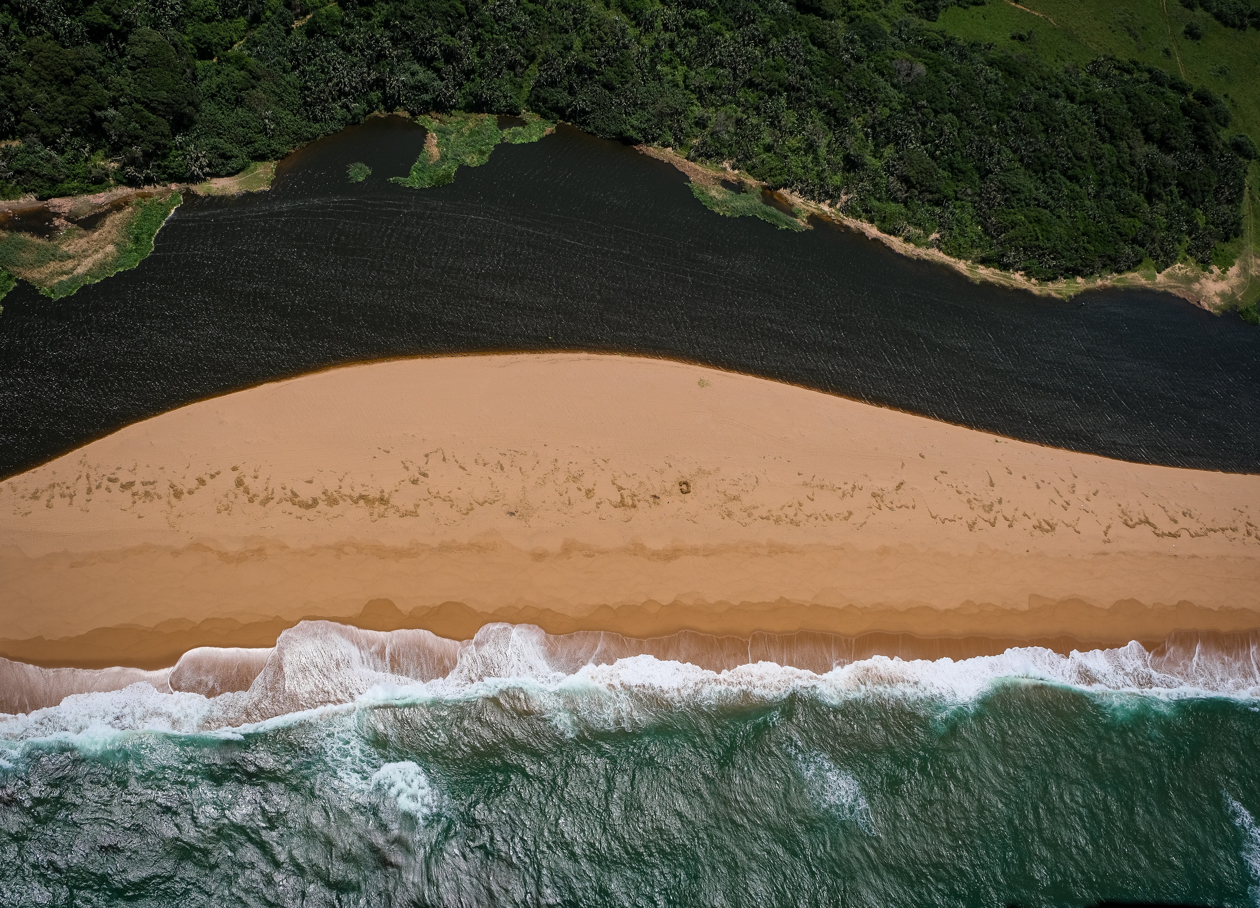 [4MB][电脑][4074 × 2936]海岸线风景壁纸
