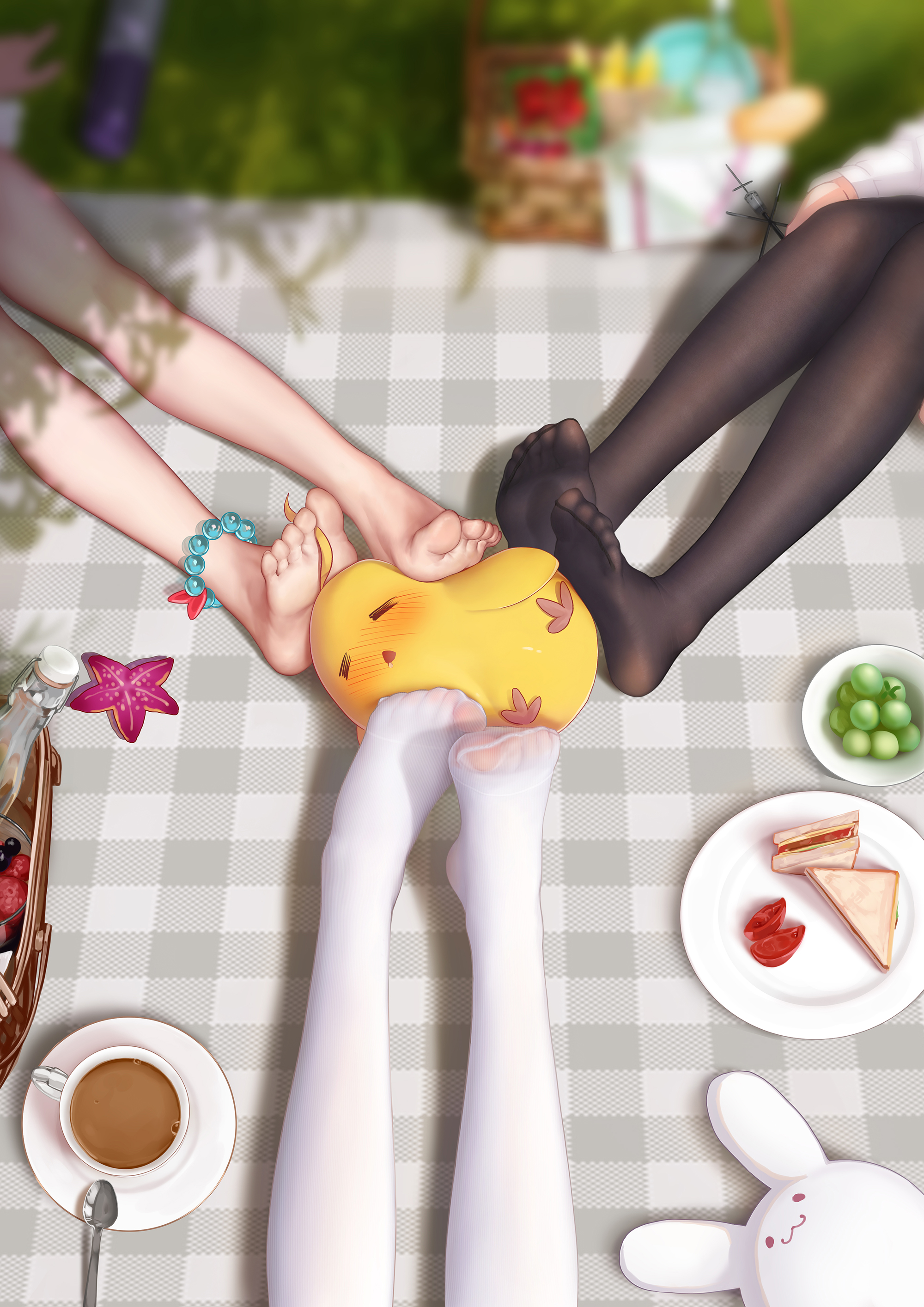 《碧蓝航线》野餐三双美腿踩小黄鸡2k手机壁纸