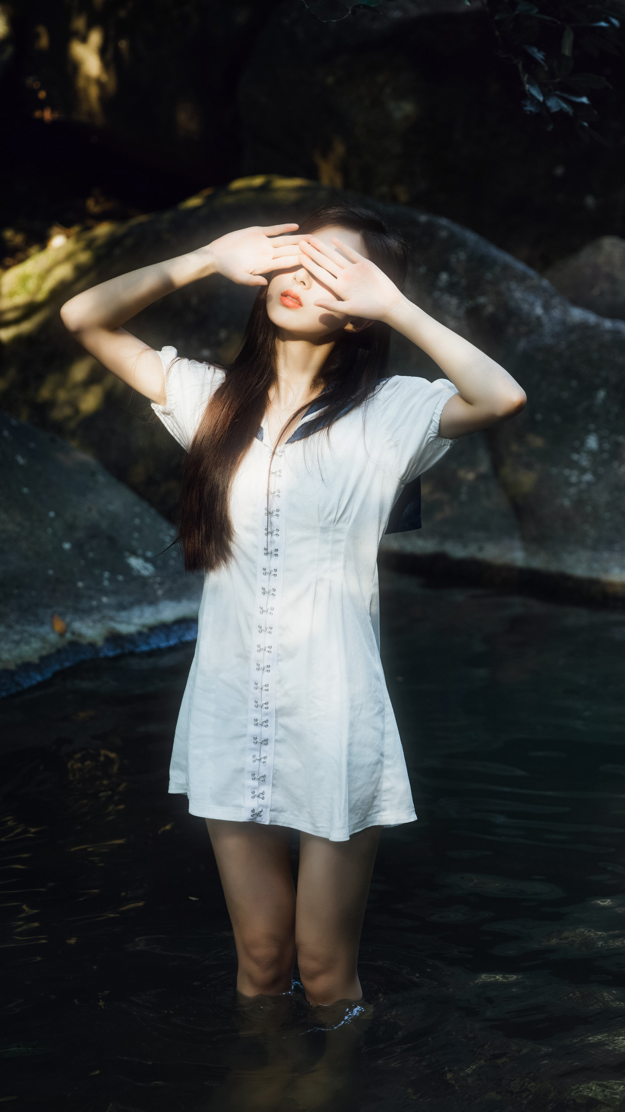 双手挡眼美女唯美4k手机壁纸2160×3840